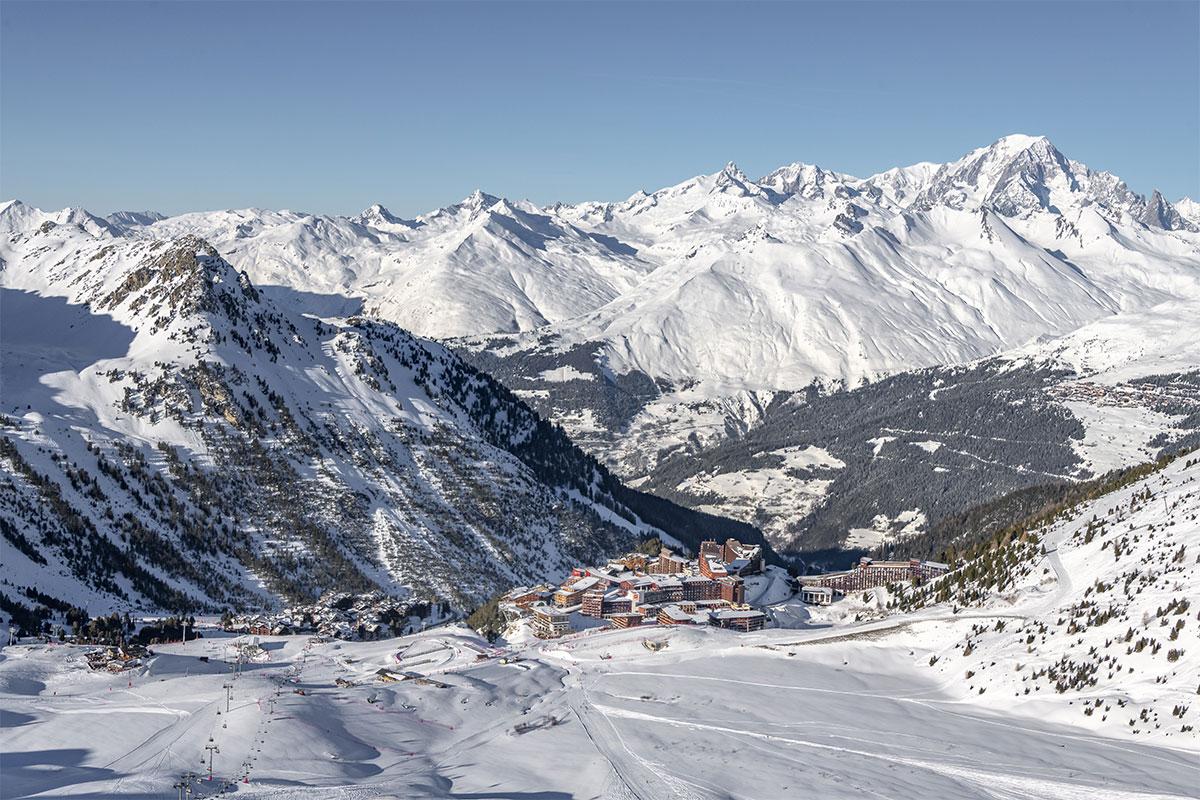 Village et mont blanc